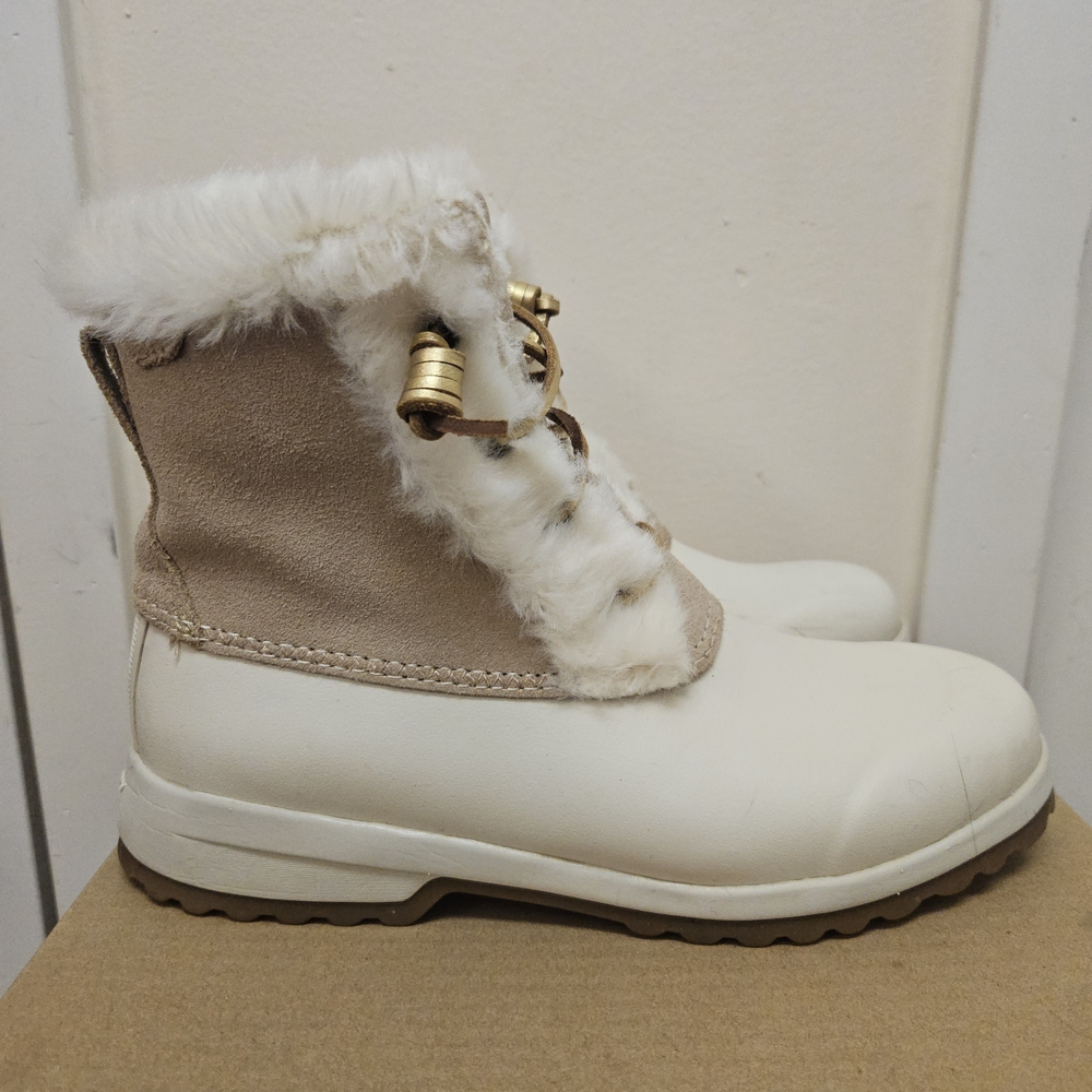 Women's Beige and White Winter Boots